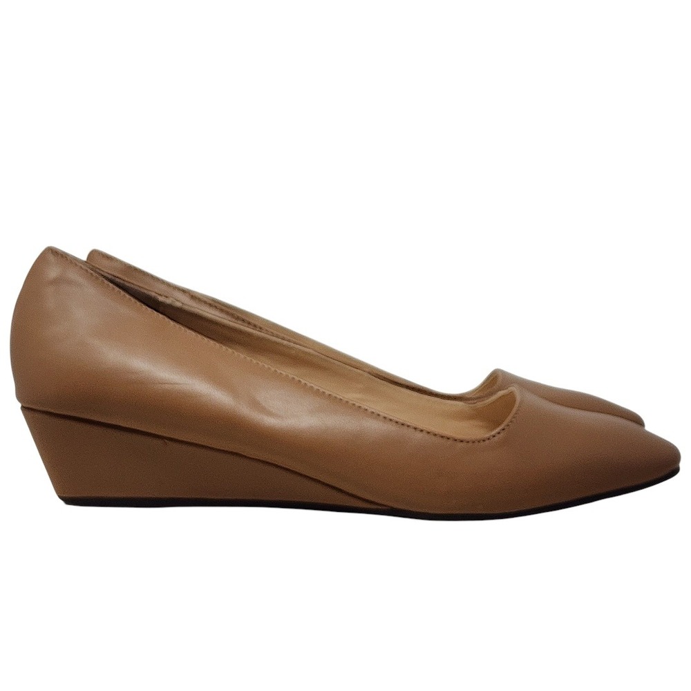 Adrienne Vittadini Palmer‎ Wedge Pumps 8.5M Womens Tan Beige Minimalist Neutral - Picture 2 of 14